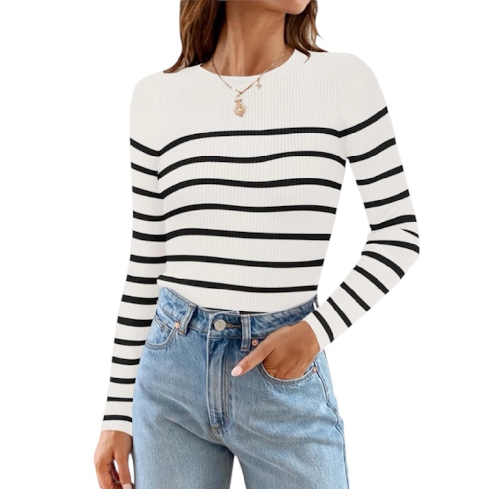 Zesica Women's White Navy Preppy Casual Striped Crewneck Sweater Size Small NEW‎